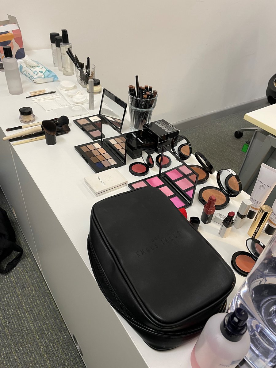 Mondays with Bobbi Brown! 🩷 Today we had the wonderful Debby in from @BobbiBrown to help get our clients ready for their interviews! We love our partnership with Bobbi Brown and having a make-up artist in our centre for the day! Our clients leave feeling #PrettyPowerful!