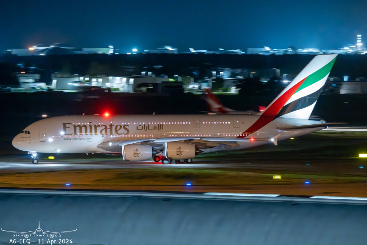 #A380 @emirates A6-EEQ departing @BrisbaneAirport on Thursday night's EK435 11/4/2024