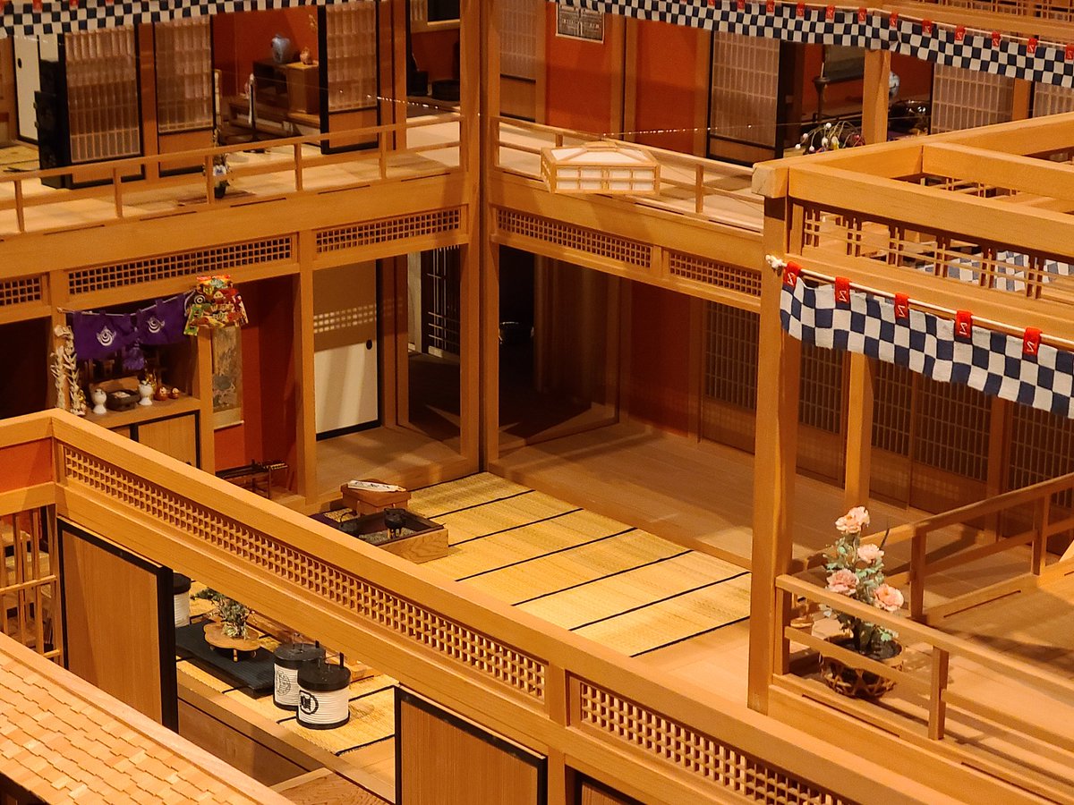 m_4_o_2's tweet photo. 藝大美術館の大吉原展。人が多すぎてまともにじっくり鑑賞できなかったことが気がかりだが、各地に散った作品を集めた凄まじい物量で時間が溶けた。もっと予習してからいくべきだった。 https://t.co/pdVebyUq1K