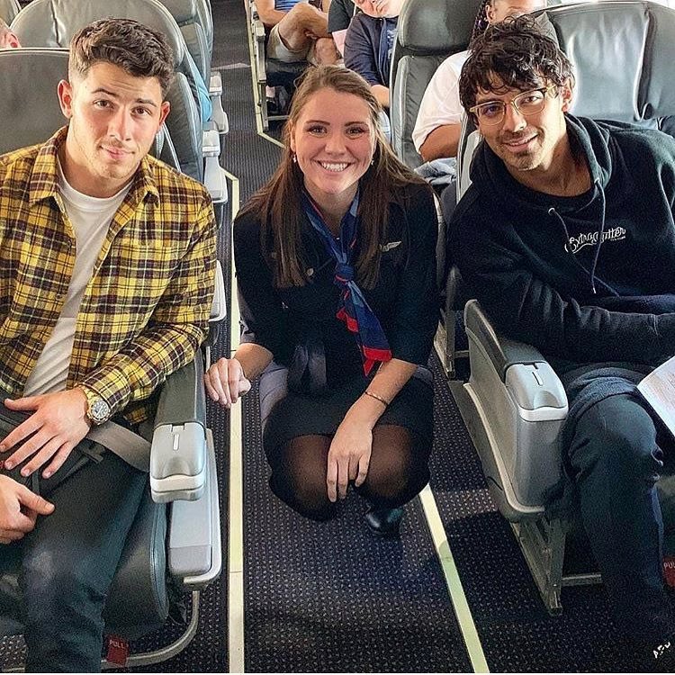 danyellejonas's tweet photo. me in Row 43 Seat B losing my shit bc the seatbelt sign is still on for passengers. https://t.co/9TbY9oMpRj