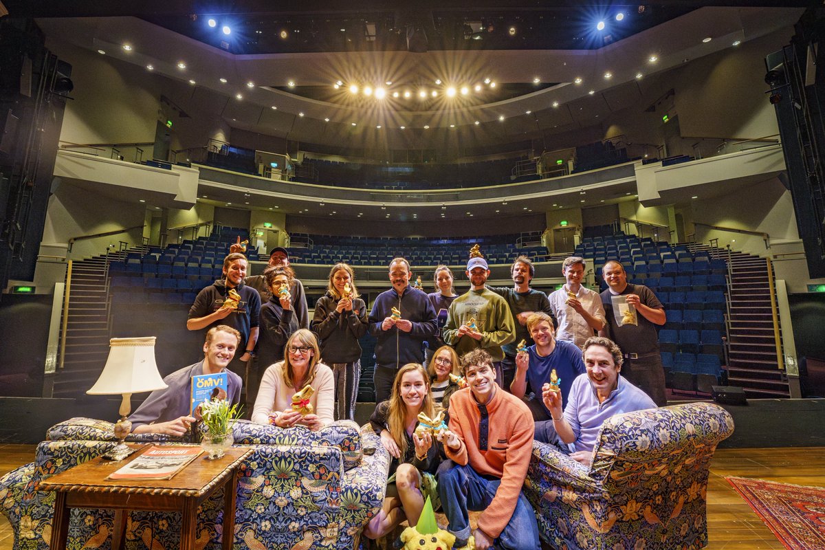 MatthewPain's tweet image. This is a Lyric Theatre call… might take me a while to stop saying that…. Two lovely weeks at @wycombeswan and @The_Lowry! Thanks to the teams in both for looking after us all so well and giving us a good laugh at the same time. To Wes &amp;amp; Beasley - meep meep! Next stop: Exeter.