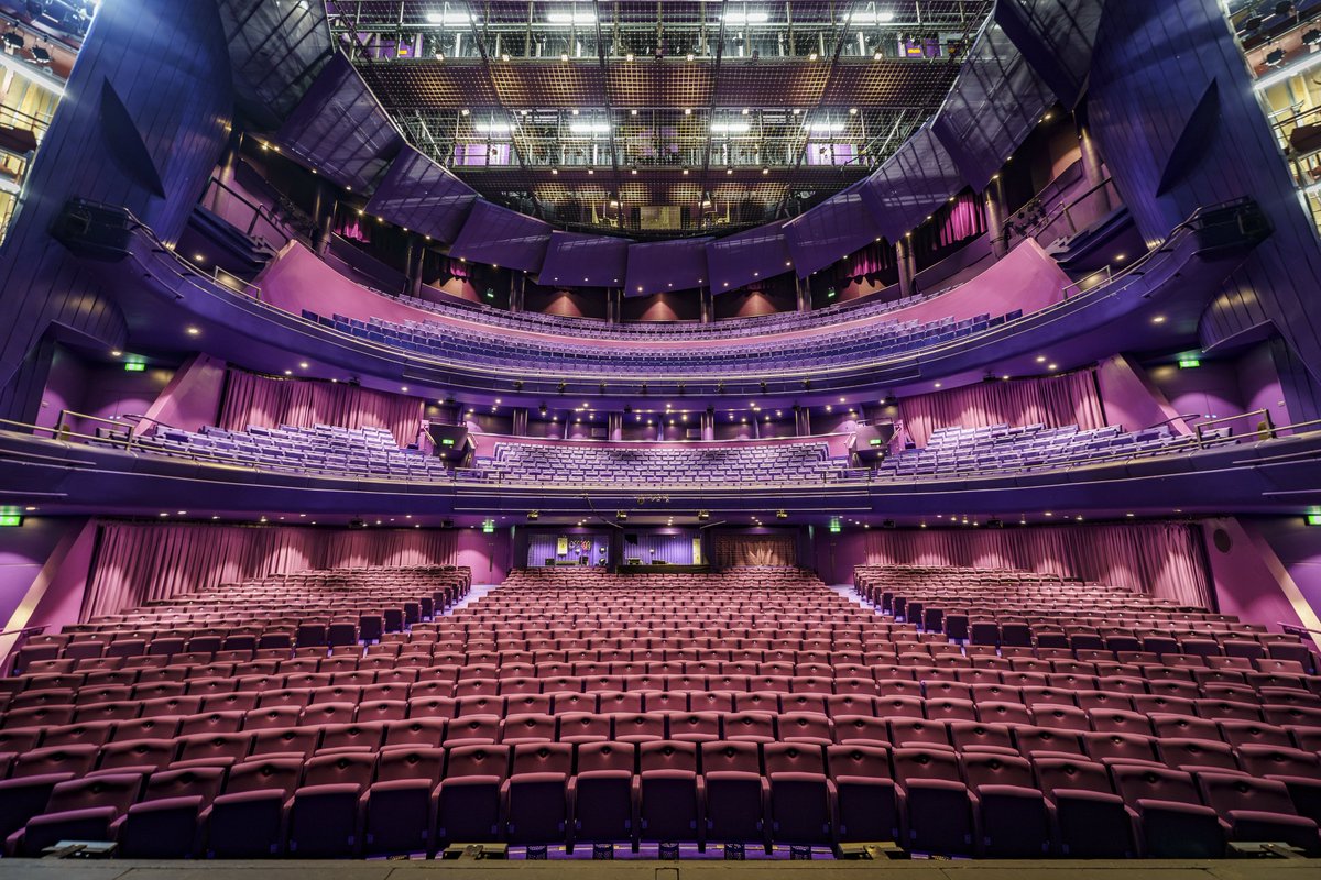 This is a Lyric Theatre call… might take me a while to stop saying that…. Two lovely weeks at <a href="/wycombeswan/">Wycombe Swan</a> and <a href="/The_Lowry/">Lowry</a>! Thanks to the teams in both for looking after us all so well and giving us a good laugh at the same time. To Wes &amp; Beasley - meep meep! Next stop: Exeter.