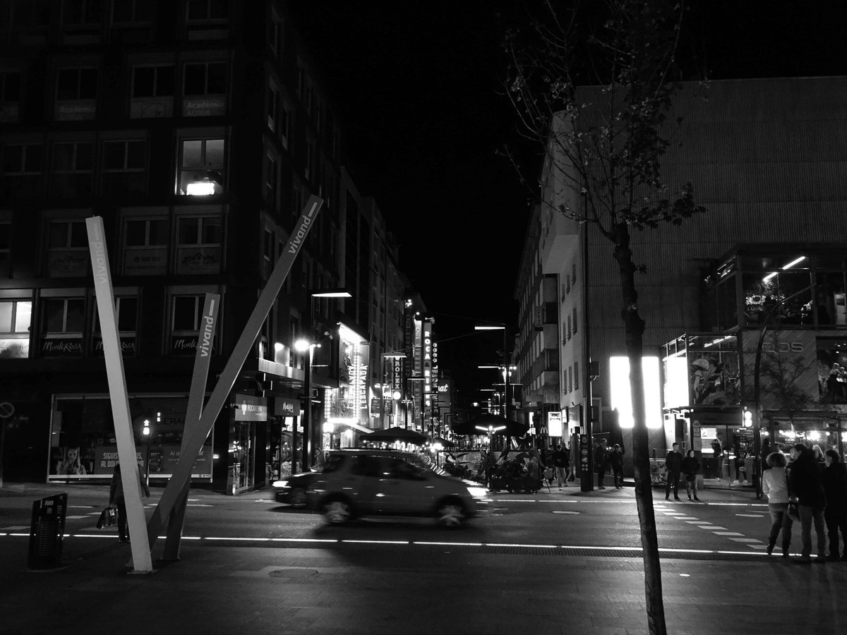 V...Andorra #andorralavella #valira #escaldes #andorra #principatdandorra #païsoscatalans #catalunya #landscapephotography #landscape #landscapes #landscape_captures #landscape_lovers #streetstyle #streetsphotography #street #bnw #bnwphotography #bnwmood #bnw_greatshots