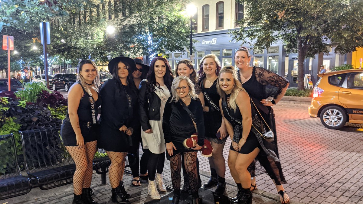 Dress in your favorite theme for a #BacheloretteParty Drinks or no drinks, this is a fun #GirlsNight Join #GhostTour #GrandRapids TODAY 4pm, June 7, July 18 ToursAroundMichigan.com/tour/ghost-tou… #HistoricHomeTour May 5 ToursAroundMichigan.com/tour/historic-… #CreepyDollAmanda @ExperienceGR #SupportLocal