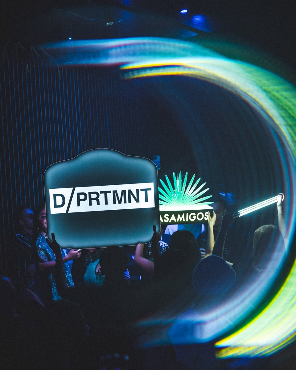 Saturdays in the city are SO back.

Bottle service - dprtmnt.com