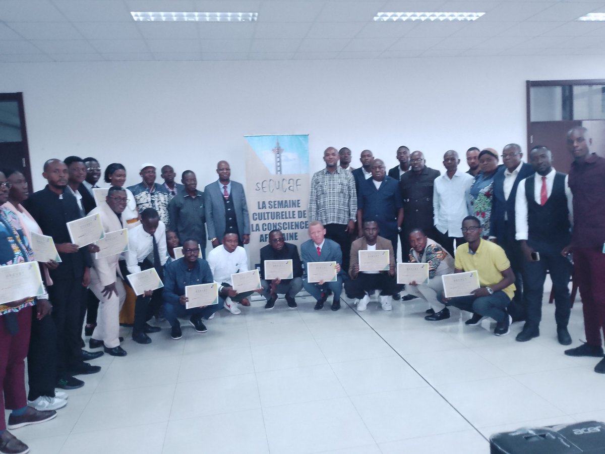 israelindombs's tweet photo. une vingtaine de jeunes ont été équipés de connaissances sur divers thèmes liés à la conscience africaine, à l'issue de la semaine culturelle, dédiée au combat de Simon Kimbangu, a-t-on appris lors de la cérémonie de clôture à Kinshasa en République Démocratique du Congo . https://t.co/6cah6pL5sr