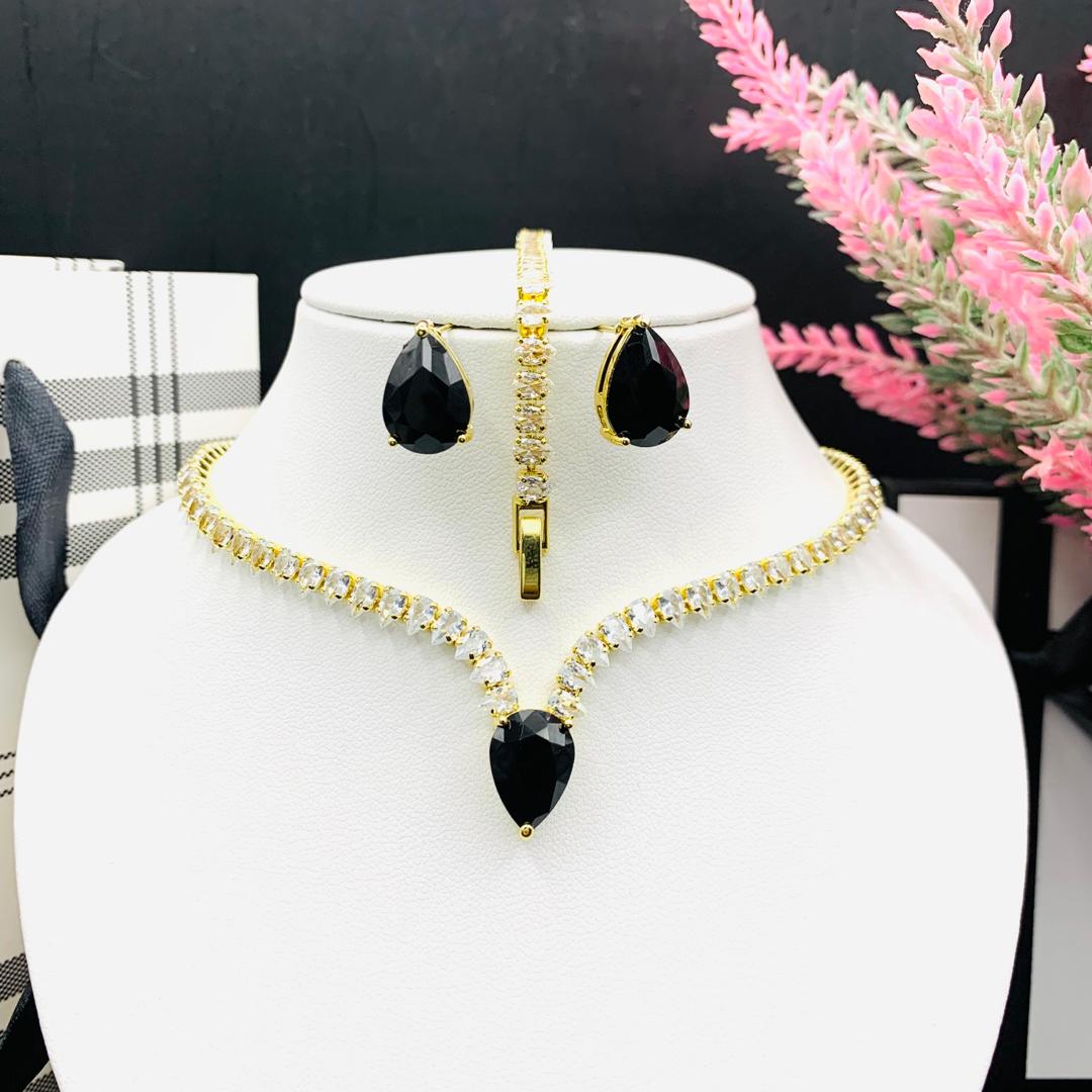 Dehfunmi's tweet photo. Zirconia sets
Price:16000 https://t.co/fyGOXHj4TJ