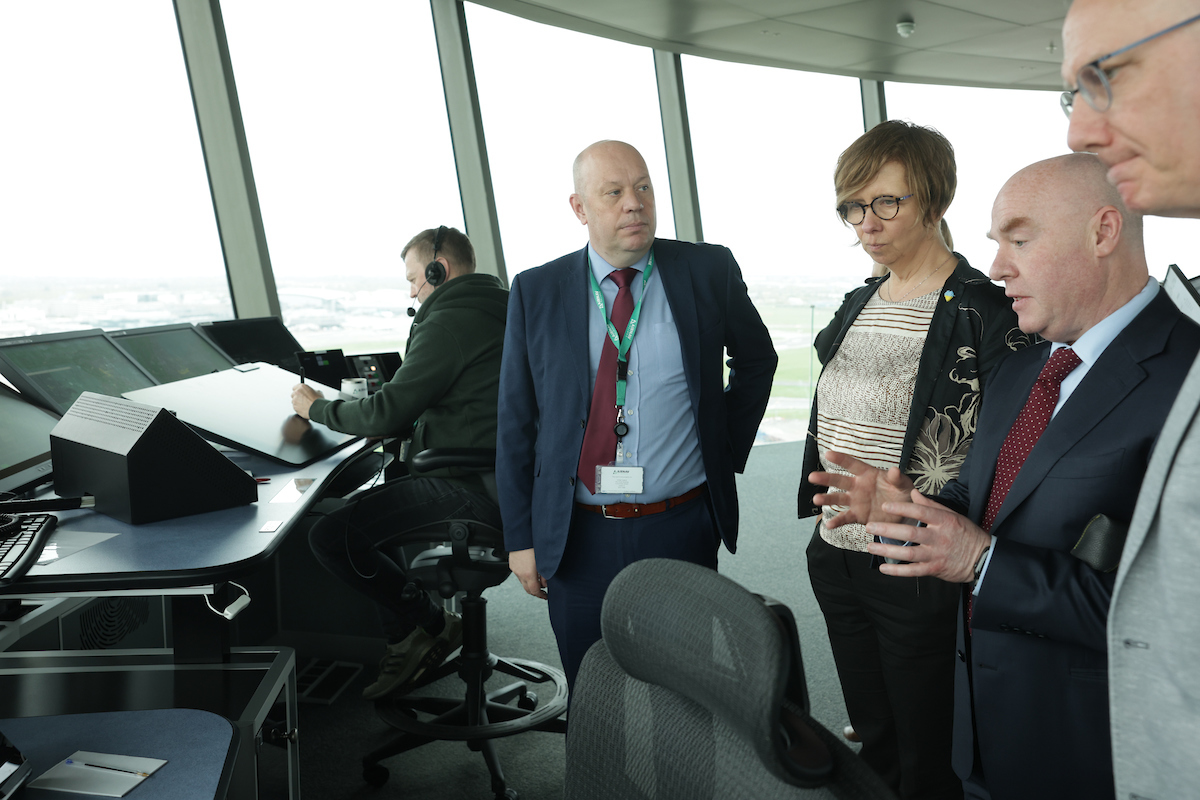 Pleased to be @AirNav_Ireland, seeing the dedication of our air traffic controllers firsthand. #SESAR innovations are revolutionising operations, but it's collaborative efforts that'll make our aviation sector future-ready for sustainable skies. 
Exciting times ahead! #TRA2024✈️