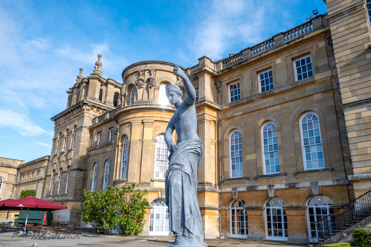 *New* Blenheim Palace in Oxfordshire is one of the largest and grandest stately homes in England – find out all about its fascinating history and everything you need to plan your visit with our new post explorethecotswolds.com/visiting-blenh… @BlenheimPalace