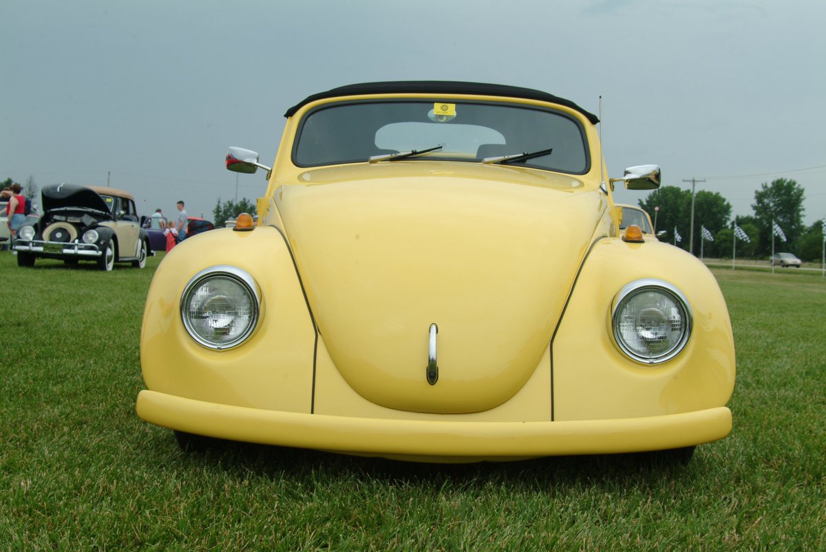 acvwpassion's tweet photo. It's #FrontEndFriday and we visit VW Funfest 2004 for this yellow beauty! #ACVWPassion #ACVW https://t.co/9xm82Ng5hb