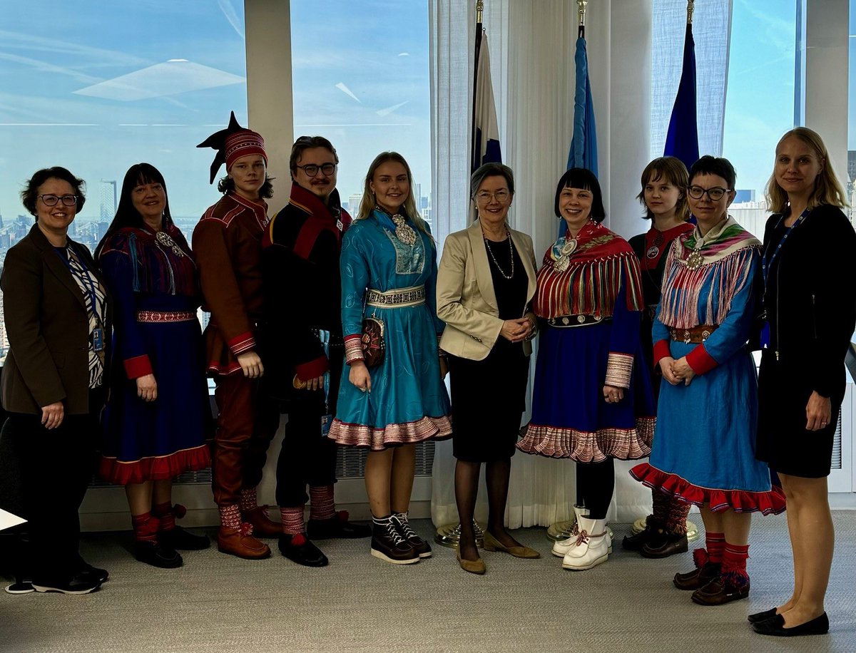 Welcoming the Sámi delegation from Finland to the UN Permanent Forum on Indigenous Issues #UNPFII23. Promoting the rights of #Indigenous Peoples is one of Finland's key priorities at the @UN. @Saamelaiskaraja @nuoraidraddi @suomasaminuorat @samihumanrights