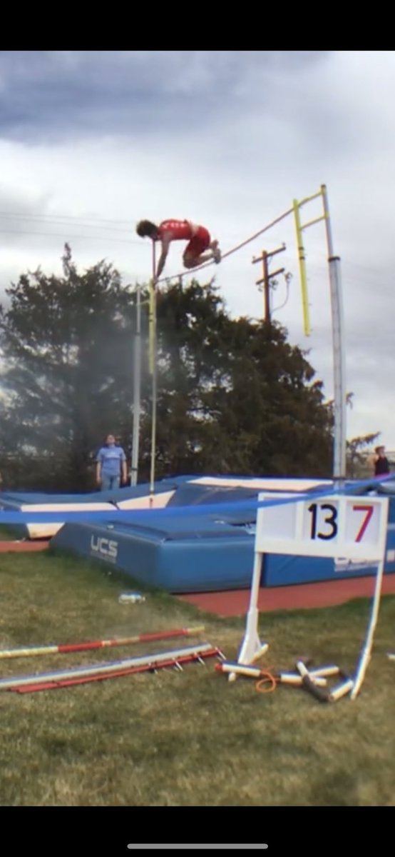 BridgerJLynch's tweet photo. Pole vault is pretty hard. I got over 13’1 as I had depth into the pit and was comfortable on my pole. Although my overall height was about 6-8 inches over 13’7 I didn’t have the depth to fully clear it. https://t.co/ZZrJb8jgBP