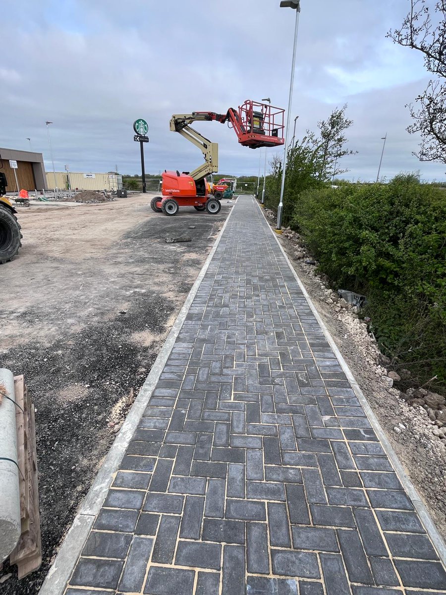 Looking forward to completion of this fantastic @StarbucksUK  Drive-Thru at Europarc, Grimsby.

#UpdateShots #StarbucksCoffee #EuroparcGrimsby #GrimsbyJobs #EVCharging #DriveThruCoffee