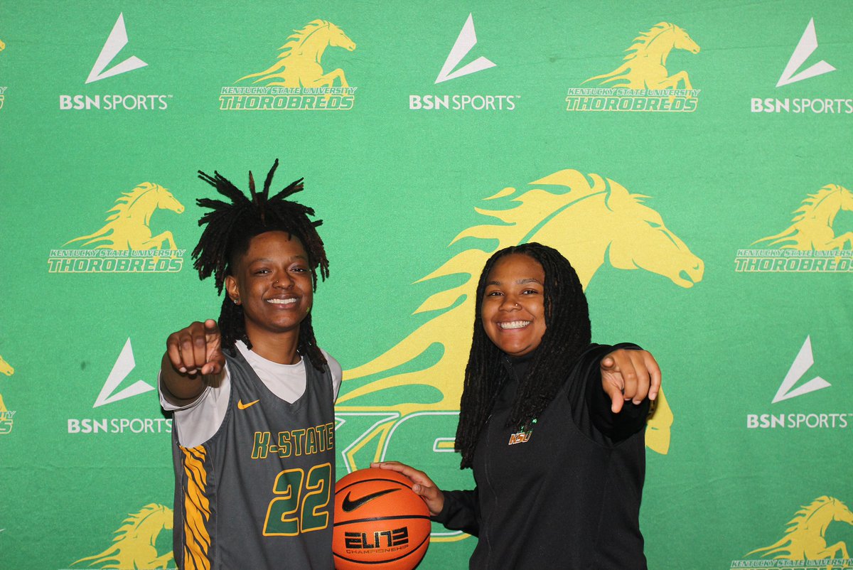 ShannonNiles_03's tweet photo. #BREDDIFFERNT🐎
#COMMITTED💚💛
#LONGLIVEDAGUYS https://t.co/1KUCsOj0RH