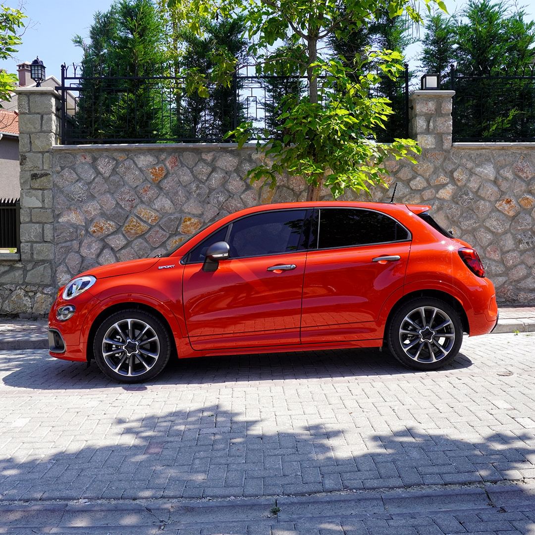 500X'in renkli dünyasıyla her yolculuğa yeni bir heyecanla çıkın.🚗💨 #Fiat #Fiat500X #500X