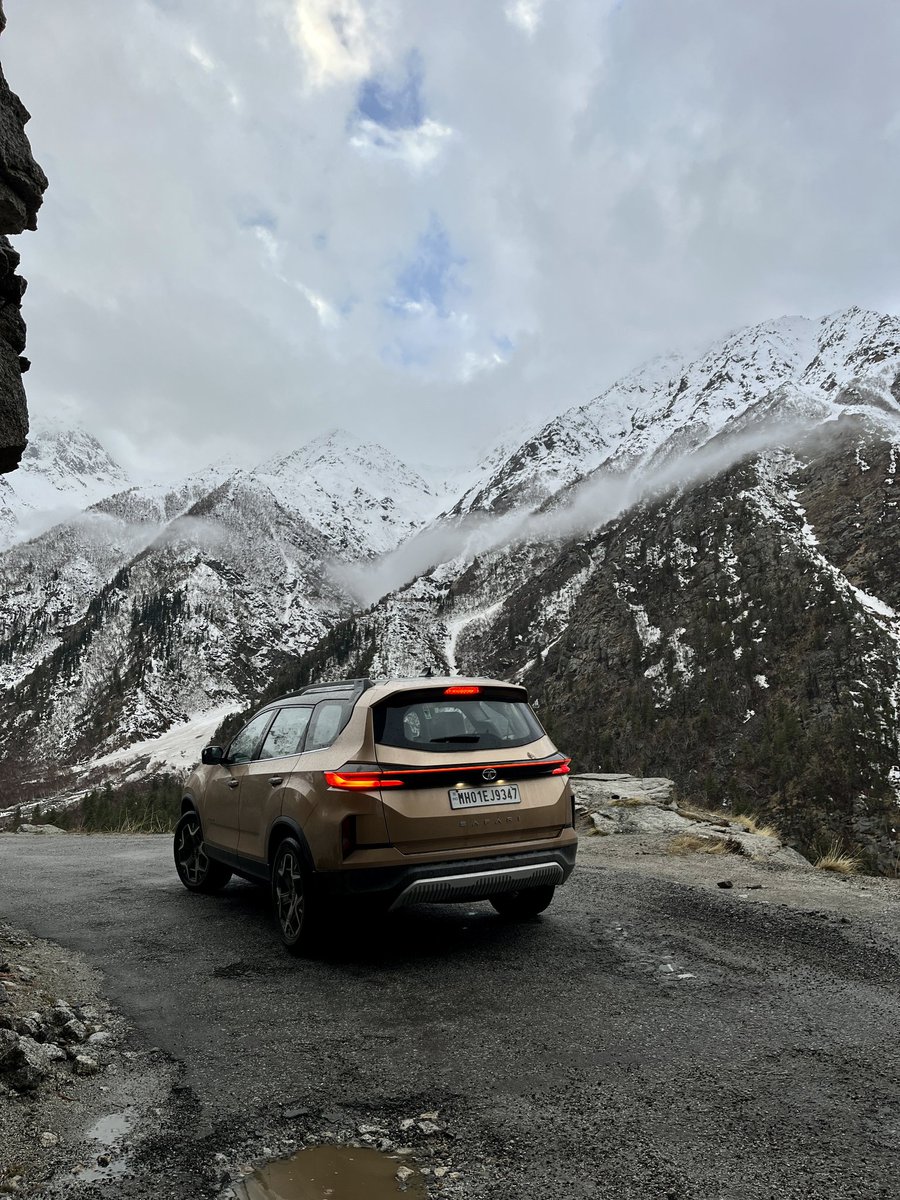 About today! 

Been driving the @TataMotors_Cars Safari for a few days now. Today's destination was Chitkul. This destination never stops amazing me. What landscape, no?

While parts of India are over 40 degrees, this place will be under 0 at night. Plus snowy mountains around.…