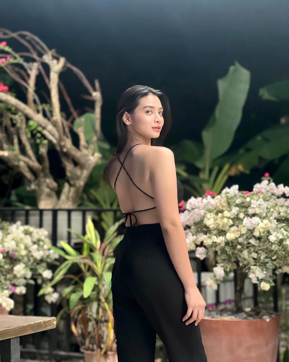 the darkest nights produce the brightest stars 🌚🖤