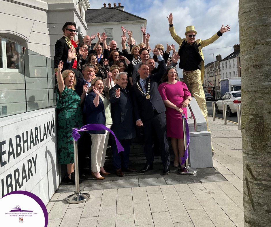 Big day today for Naas Library and Cultural Centre! We had the official launch with scissors and ribbons and all sorts.....so make sure to drop in, your visit will be all official and above board now👍 ......don't they all look swish and fancy too😃