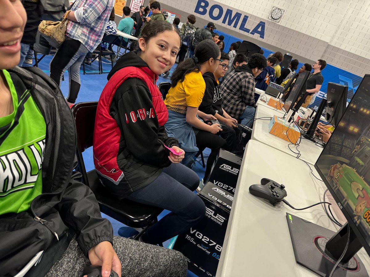 BurnetAllStars's tweet photo. ⭐️💙Gaming Mode 🕹️ Activated ⭐️💙 Congratulations to our ESports All Star Team! #burnetpride #esports #dallasisdallas @disdactivities @SoniaLoskot https://t.co/otwgDmDKpe