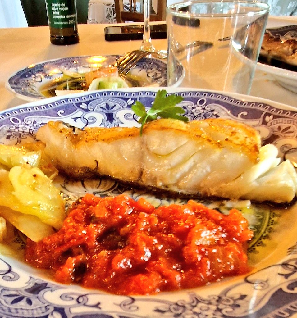 srdeserrano's tweet image. Pescadito y verdura...o bacalao con pisto para arrancar el lunes. #Menudeldia #bacalao #pisto