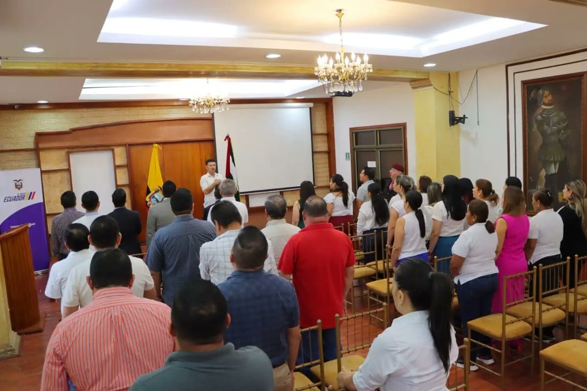 GoberManabi's tweet photo. Empezamos la semana entonando con júbilo las sagradas notas de nuestro Himno Nacional 🇪🇨

#ElNuevoEcuador
#ÚneteAlNuevoEcuador https://t.co/aru79loFA0