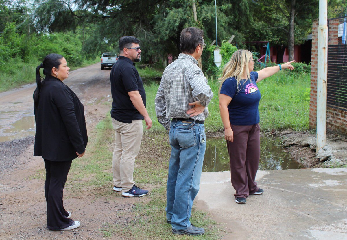 Estamos llevando a cabo readecuaciones hídricas en varios sectores de la ciudad. 🚜 El objetivo es asegurar el funcionamiento adecuado de colectoras y canales para mejorar los sistema de desagües, tras las recientes lluvias intensas. ✋🏼Seguimos dando respuesta a las necesidades.