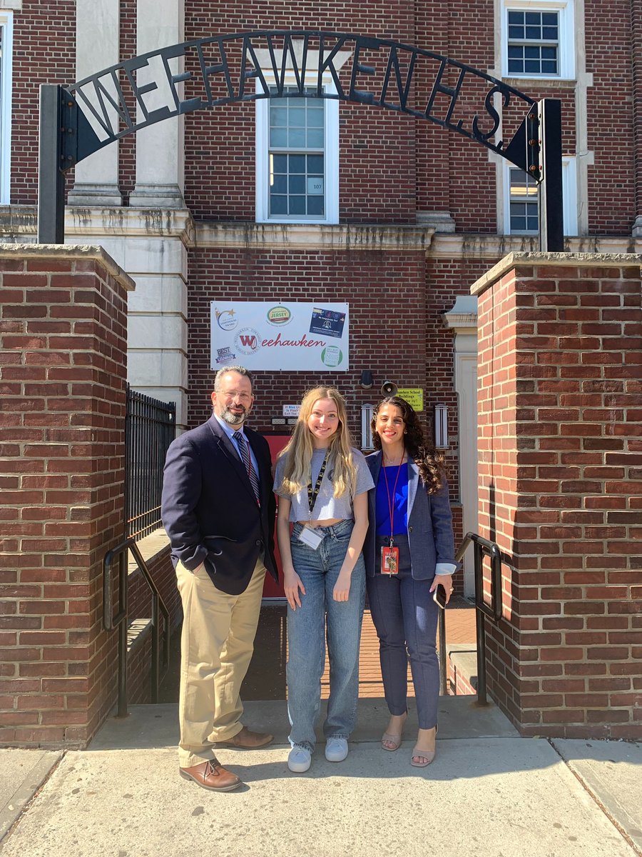 Congratulations to our Valedictorian, Olivia Fanders & Salutatorian, Manasvi Miryala! 👏🏼Wee are so proud! @WeehawkenTSD @EricCrespoEDU @FAmato53 @RobFerullo4 @bcalligy