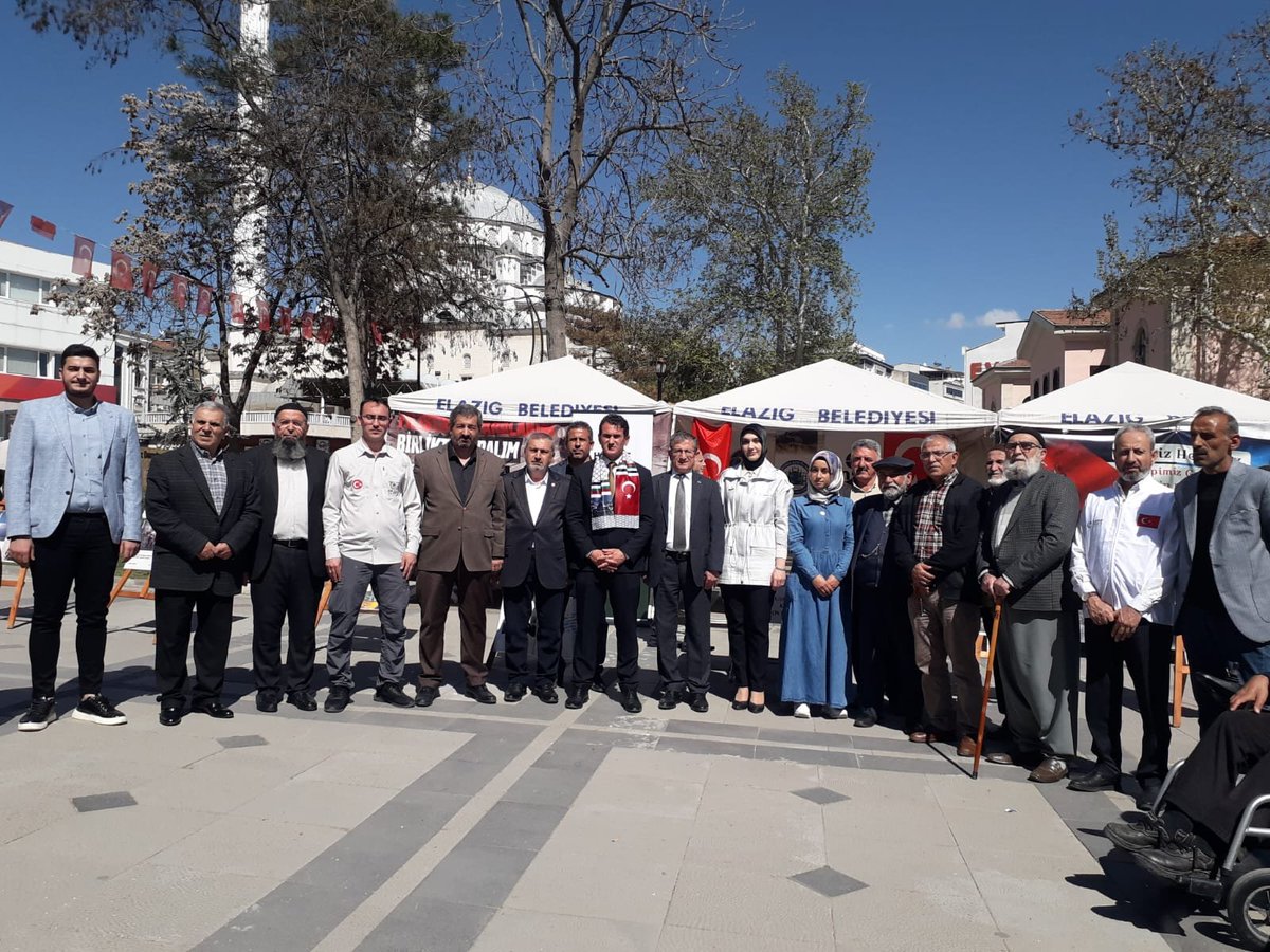 harputder23's tweet photo. #Gazze'ye destek için bugün meydanlardaydık.... https://t.co/jmA6ogKEAc