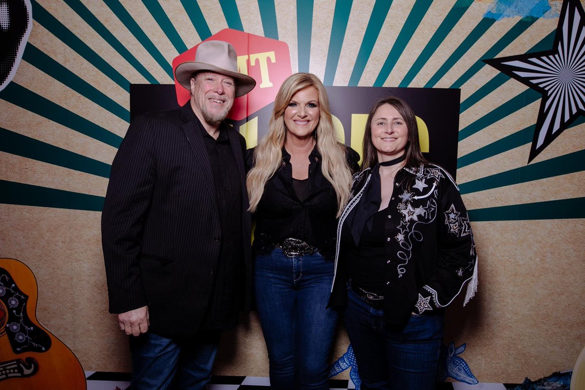Playing the @CMT Awards with my co-writers @trishayearwood and Moose Brown for Trisha’s brand new “Put It In A Song” was a moment that still has me floating on cloud 9. 🧡 Thank y’all for all the sweet messages about how the song has connected with you✨ open.spotify.com/track/33JXc7HJ…