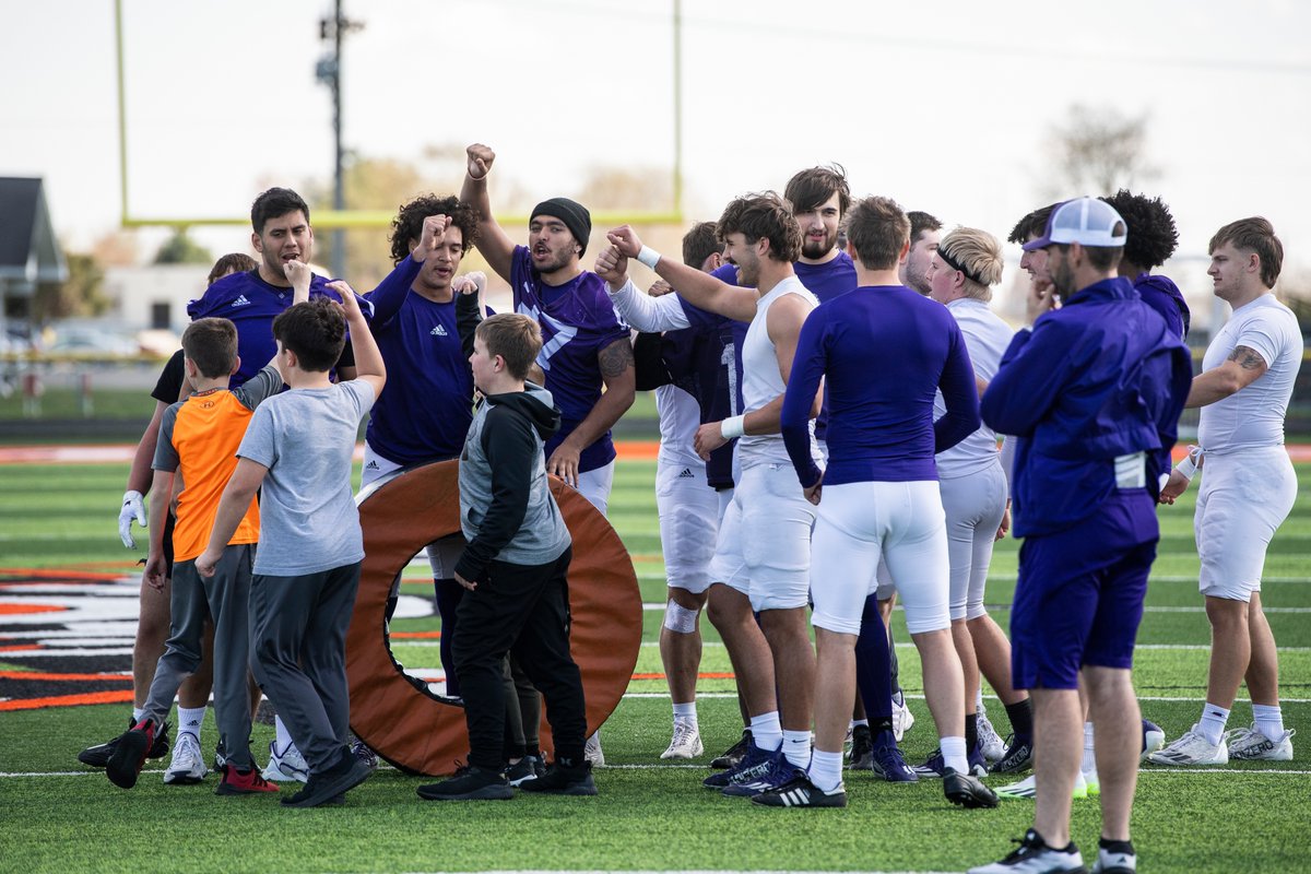 WIU Football would like to thank all the community support and participation in our Kids Clinic! #GoNecks | #OneGoal | #ECI