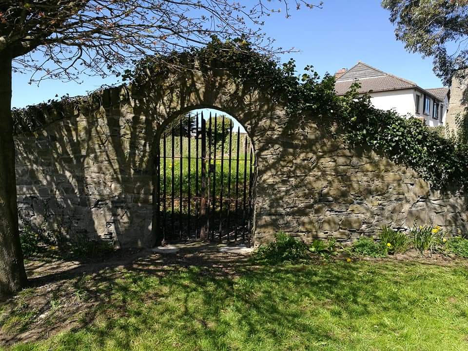 KillesterEstate's tweet photo. Killesters ancient graveyard...📸📍🪦
It would be great to see it restored and reopened.
Does anyone have any interesting tales or stories about it?
#KillesterGraveyard #LocalMemories https://t.co/anevBsFZgg