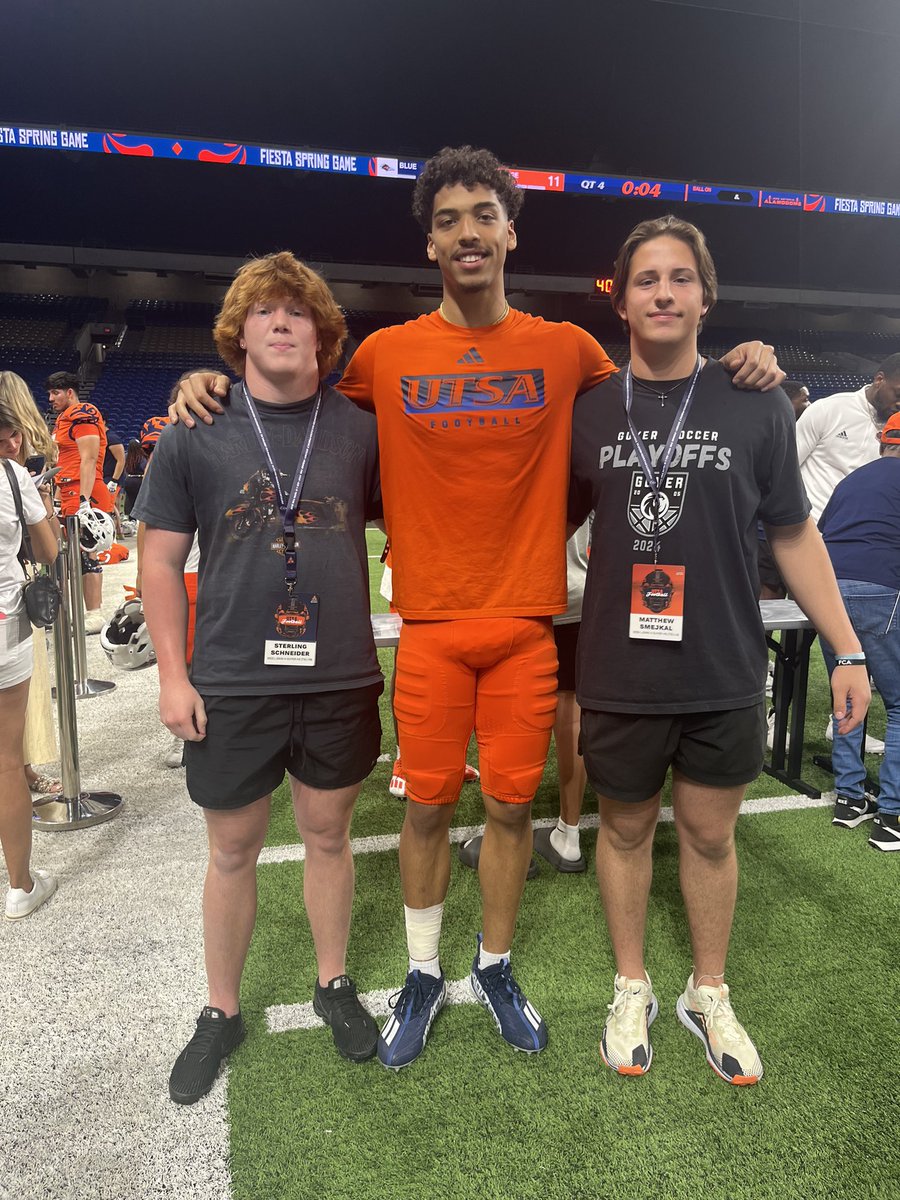 Sterling_Schneider tweet media