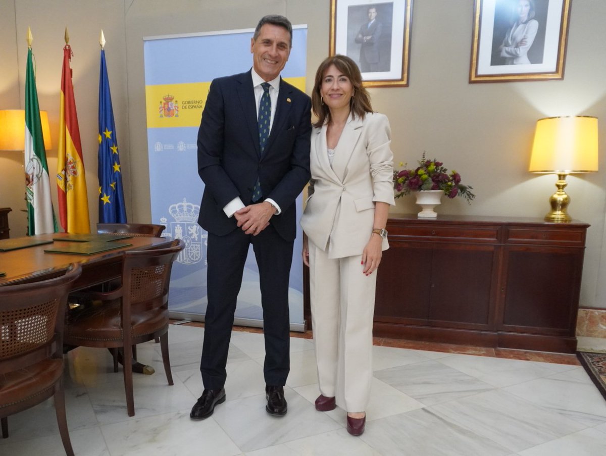 La presidenta @raquelsjimenez ha compartido con Pedro Fernández, delegado del Gobierno de Andalucía, las actuaciones previstas en los Paradores andaluces, con una inversión que asciende a 35 M€