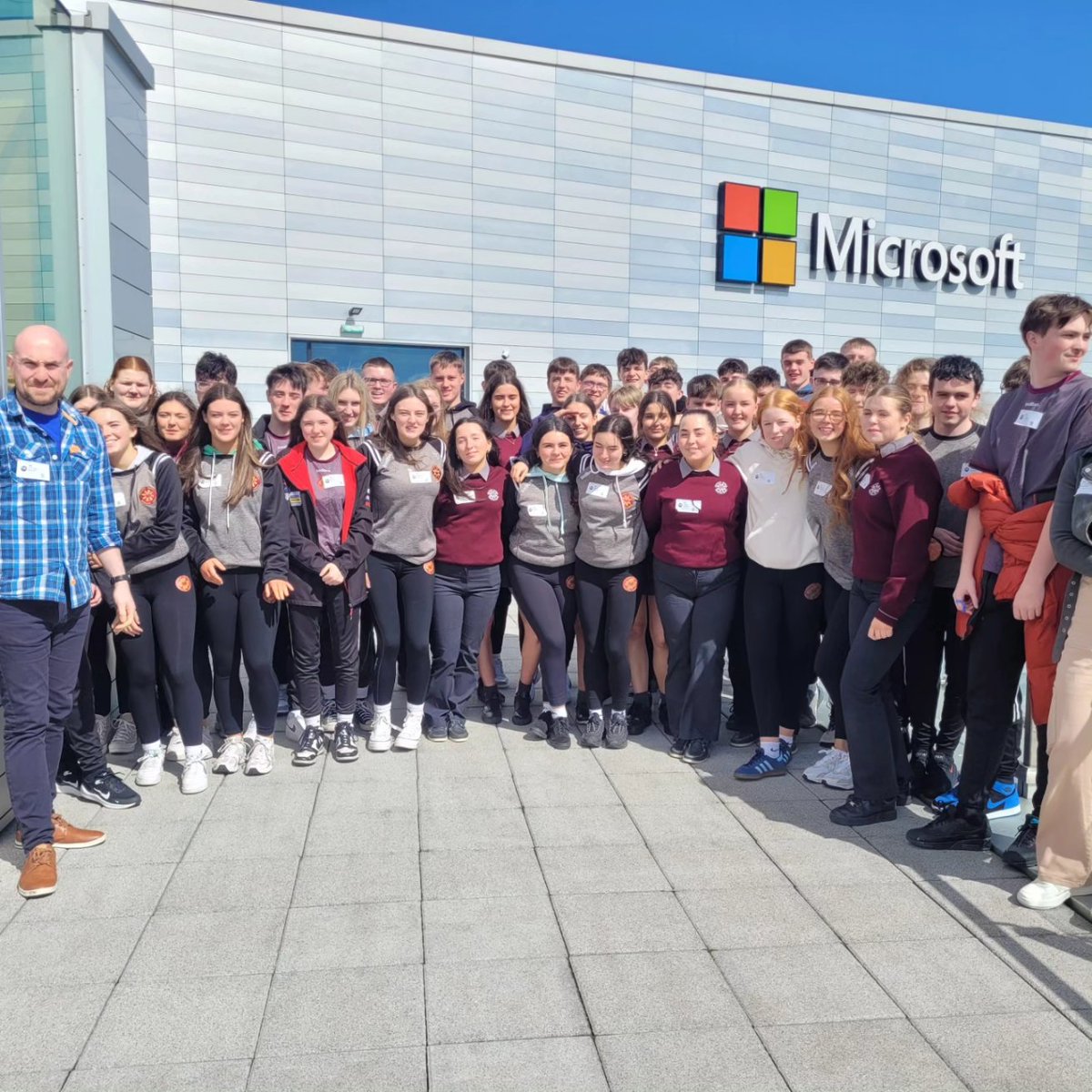 stdeclanscc's tweet image. 44 of our TY students had a brilliant day visiting the Dream Space at @Microsoftirl. They learned all about the applications for STEAM subjects in one of the worlds largest companies. The students were actively engaged in fun learning practices throughout a great day