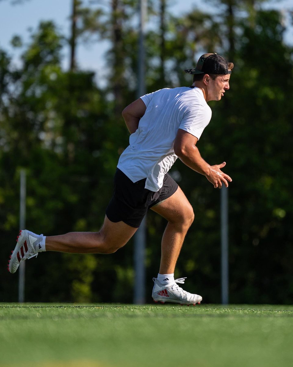 @brockpurdy13 training in the sunshine state. 📸🔥🏈 #brockpurdy #49rs #NFL