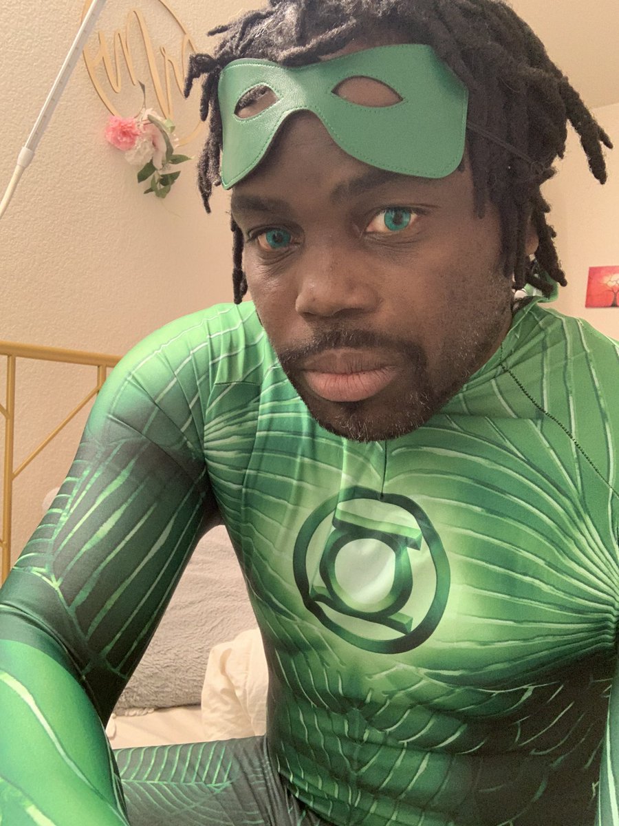 agamesfighterz's tweet photo. The green lantern cosplay! Jon Stewart. https://t.co/2Bk49Tmyf9