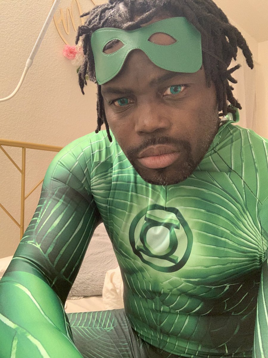 agamesfighterz's tweet photo. The green lantern cosplay! Jon Stewart. https://t.co/2Bk49Tmyf9