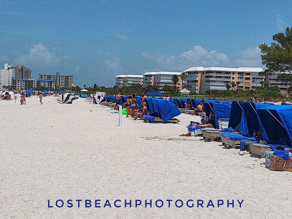 It's ... Monday ... and yes it's a beach day ... Beautiful 75° ... Sunny and delicious company .. 🫶🙋‍♀️🙋‍♂️🙋‍♀️ ..

 #photography #love #life #poly
#beachlife #floridalife #gulfcoast 
#beaches #polyamorous #polylife