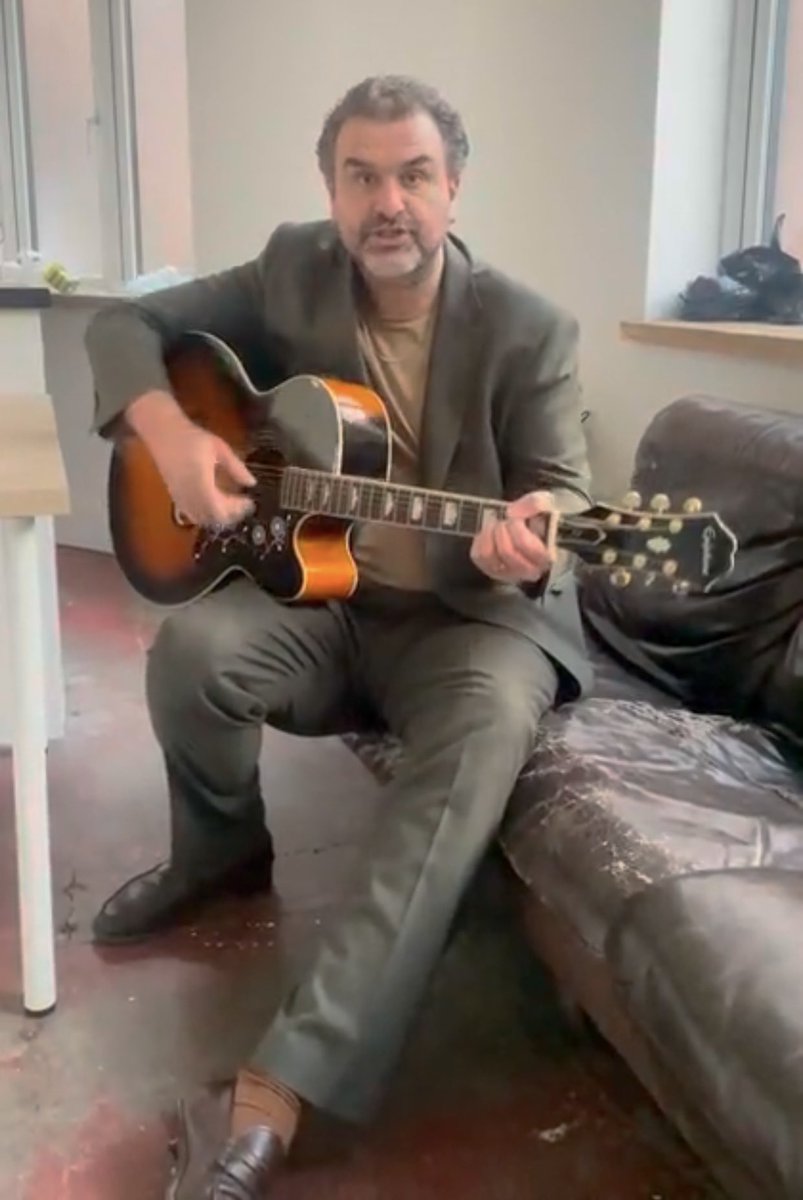 I’ve gotta be honest, I’ve lost track of the days now but here’s our @Reverend_Makers with his acoustic song a day! Sounds fucking ace! 🙌🏻 Get on it #revarmy