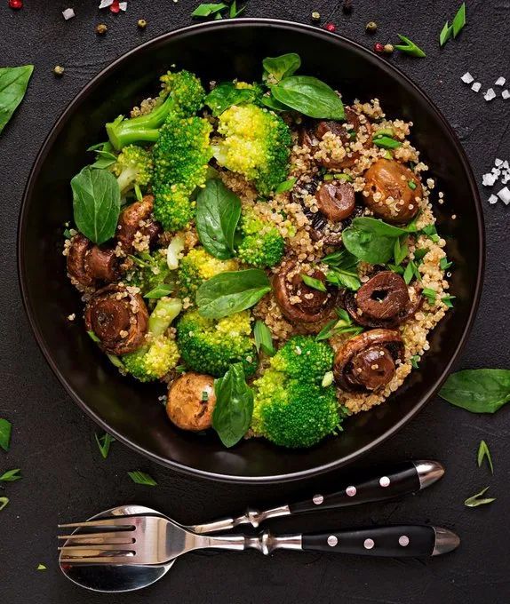 Quinoa bowl with broccoli and #mushrooms. #healthyeating #healthyfood