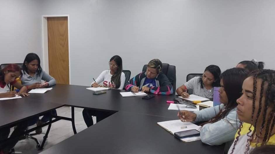 <a href="/OviedoPSUV/">Tito Oviedo</a> Hemos iniciado la semana con paso firme, evaluando con las Brigadas especiales del Sistema de protección <a href="/CarnetDLaPatria/">Carnet de la patria</a> la cobertura de los 5 Sujetos: Hogares de la Patria, Personas con Discapacidad, Parto Humanizado, Lactancia materna, Adulto Mayor. <a href="/NicolasMaduro/">Nicolás Maduro</a>