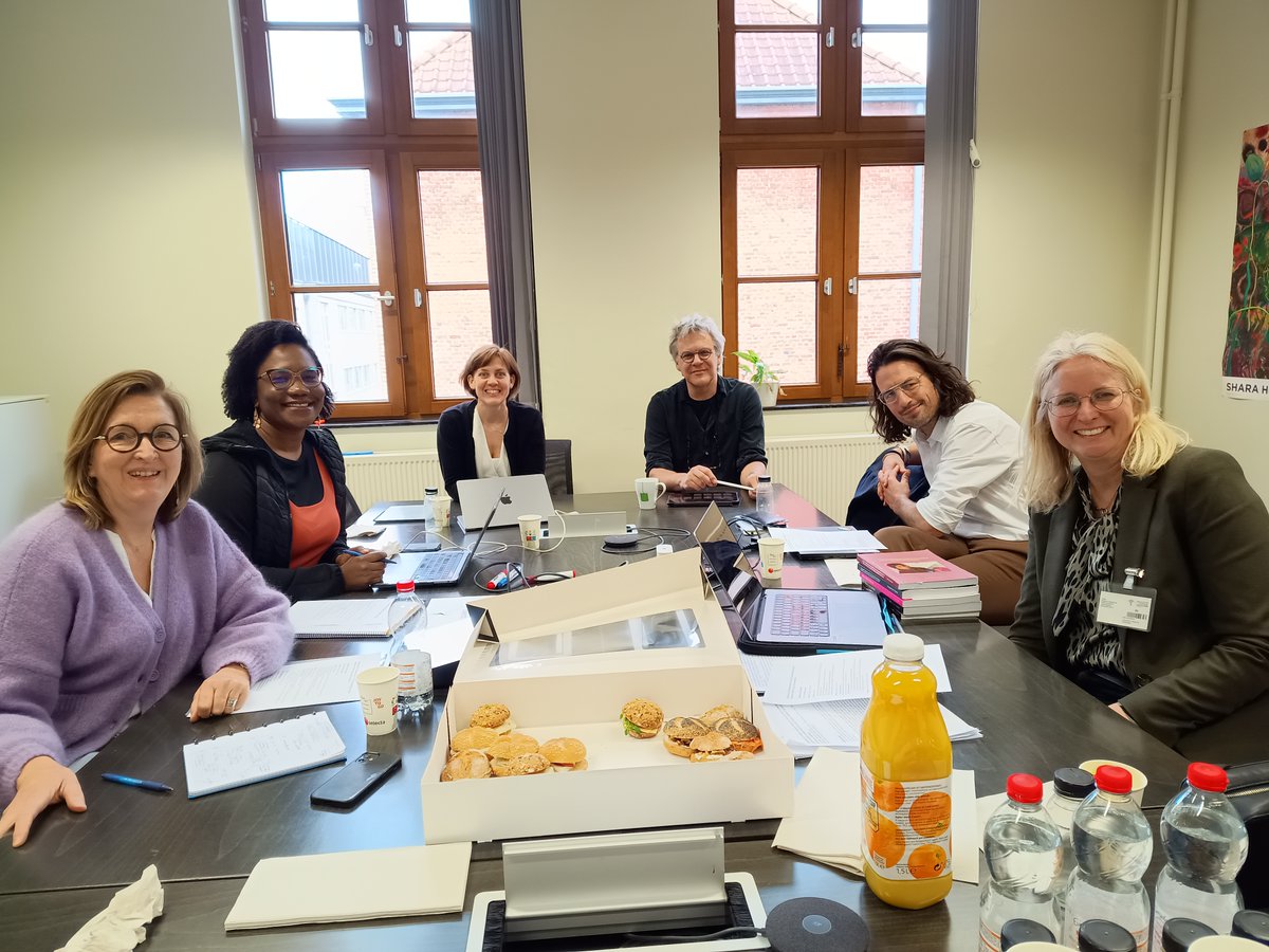 Thank you to Prof Marjolein Zweekhorst and Dr Dirk Essink from @AthenaInst at VU Amsterdam for your visit to @ITMantwerp last week! We look forward to future collaborations in education and research. A great PhD supervision meeting for Dr Christelle Boyi from @cerrhud!
