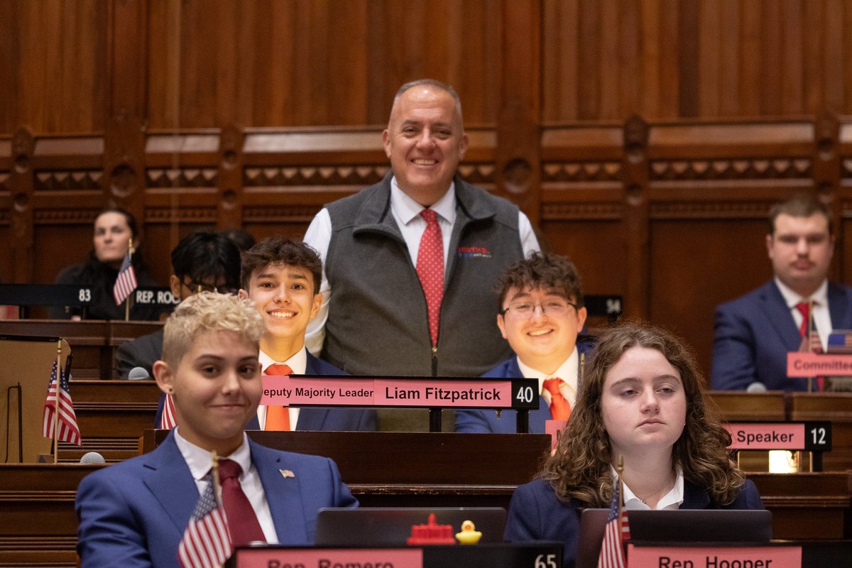CTSenateGOP's tweet image. Congratulations to the Connecticut General Assembly’s 2024 interns for a great Mock Legislative Session last week! A special shout out to Senate Republican interns Liam and Matt for participating and to Sen. Eric Berthel, who co-chaired the event. #connecticut #legislativesession