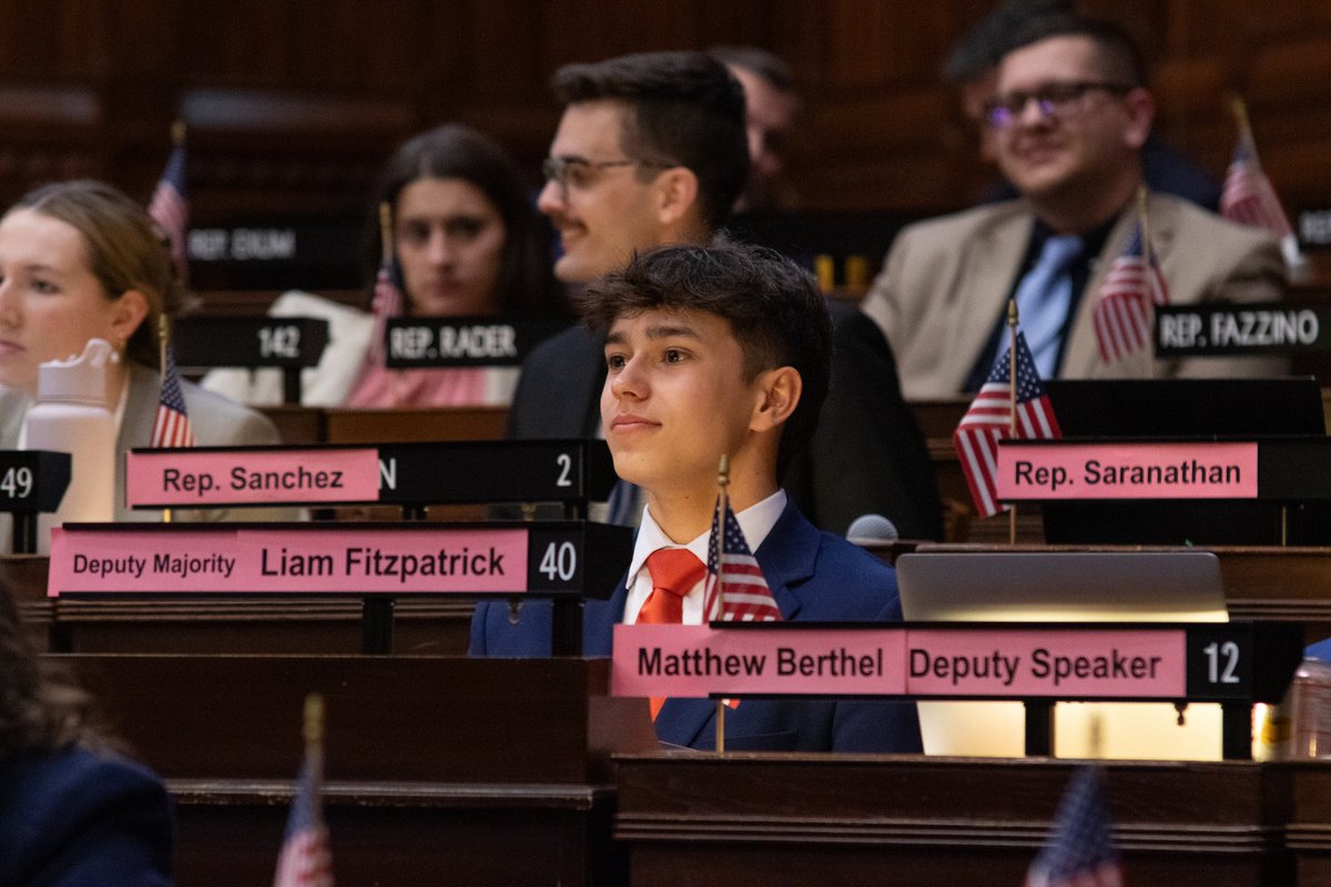 CTSenateGOP's tweet image. Congratulations to the Connecticut General Assembly’s 2024 interns for a great Mock Legislative Session last week! A special shout out to Senate Republican interns Liam and Matt for participating and to Sen. Eric Berthel, who co-chaired the event. #connecticut #legislativesession