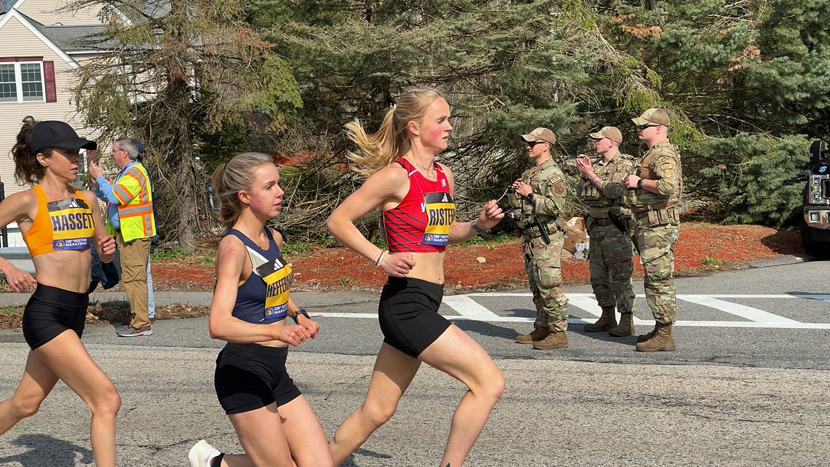 Elite women runners are off! More than 400 service members are assisting law enforcement with security to ensure a safe #BostonMarathon for runners and spectators. @OfficialMassANG @MassGovernor @MayorWu @AdjutantGenMA