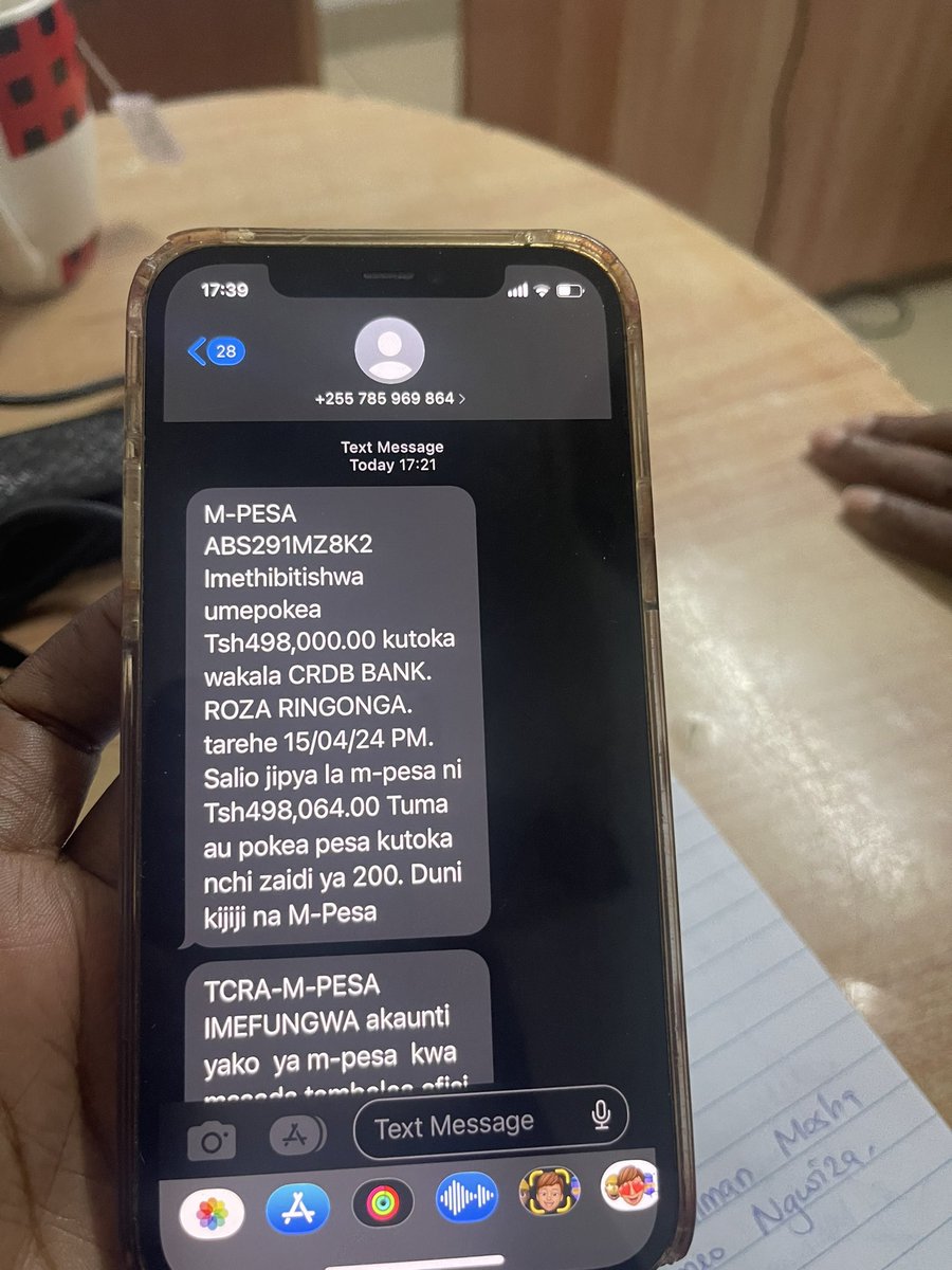 Mwenye namba 0775548172 anampigia simu mama @demeredye nakusema anatoka @TCRA_Tz @CccTcra akitaka arudishe pesa ambayo hajapokea @VodacomTanzania hamna option ya kuongea na huduma kwa wateja . Tunafanyaje … @CarolNdosi