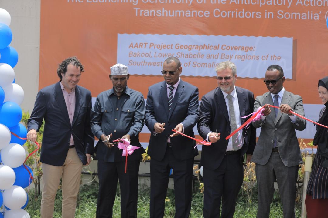MoLFR_SO's tweet photo. At the launch of DANIDA-funded #AARTProject, Minister @HassanEeley said early warning systems are vital for climate resilience.
He thanked partners for their timely support to "cover the livelihoods of vulnerable pastoral communities with early warning systems and early action." https://t.co/RNYcFe4rCH