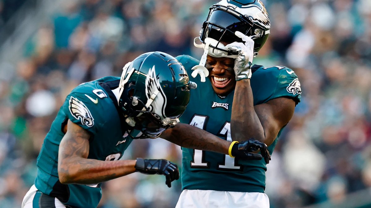 With the new contract, AJ Brown and DeVonta Smith will have the same yearly earnings. WR1 and WR1. Best duo in football 🔥 #Eagles