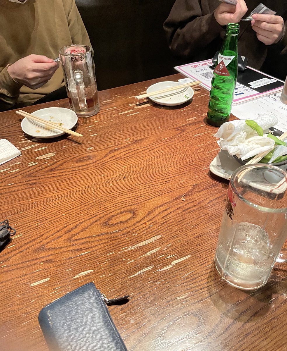 sy0_yu's tweet photo. 久しぶりに兄弟3人でご飯行ったーー！喋る内容が大人すぎて年齢を感じた https://t.co/YhGXM14msH