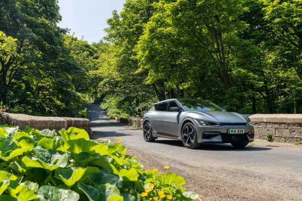 Rent a car with Humming Bird Motors and plan your holidays in the UK. Whether you crave a long holiday weekend or love exploring the city while on a business trip, we are here to get you on the road.

#roadtrip #kia #staycationuk